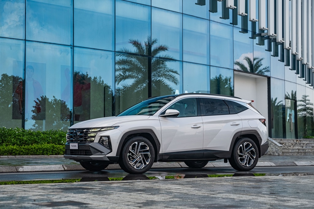 Phân khúc CUV hạng C tháng 6/2025: Mazda CX-5 trở lại ngôi đầu