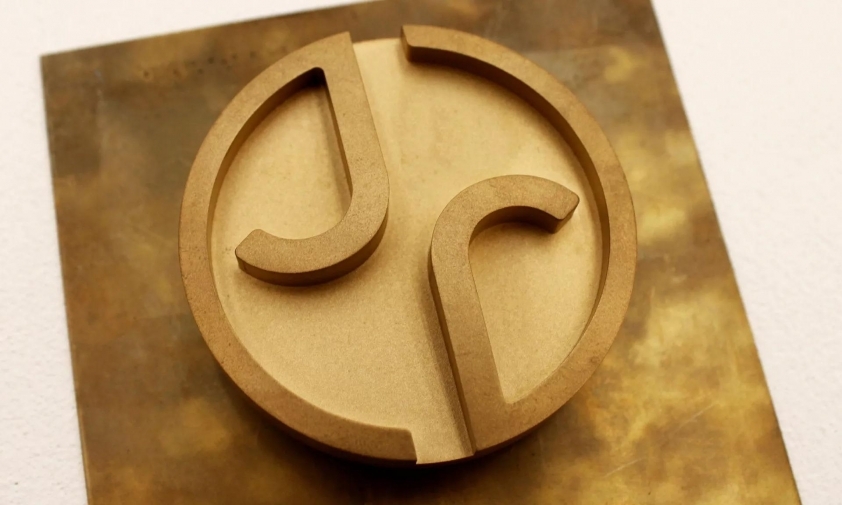 Jaguar thay đổi logo nhận diện mới