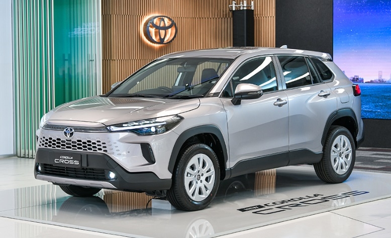 Nhiều mẫu ô tô khan hàng dịp cuối năm