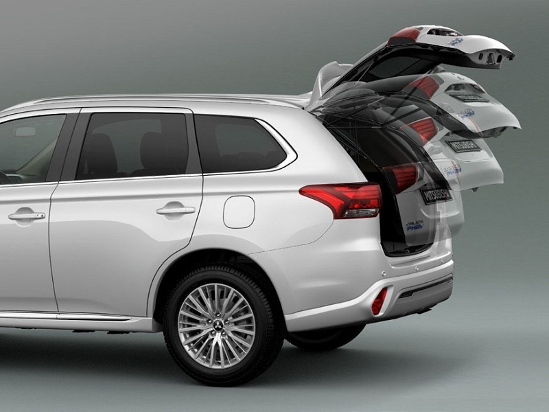Mitsubishi Outlander PHEV 2021 ra mắt Thái Lan, giá từ 1,25 tỷ đồng