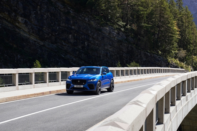 Jaguar F-Pace SVR Jaguar F-Pace SVR