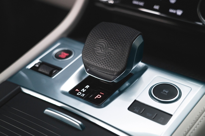 Jaguar F-Pace SVR Jaguar F-Pace SVR