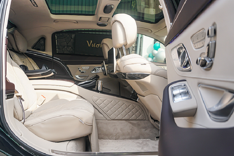 Mercedes-Maybach S560 4 Matic 'màu hiếm' hơn 11 tỷ về Việt Nam Mercedes-Maybach S560 4Matic 'màu hiếm' hơn 11 tỷ về Việt Nam