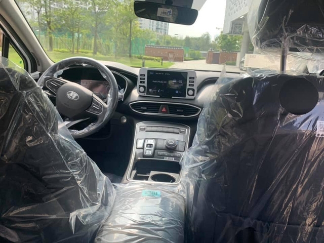 Hyundai Santa Fe 2021 lần đầu lăn bánh tại Việt Nam Hyundai Santa Fe 2021 lần đầu lăn bánh tại Việt Nam