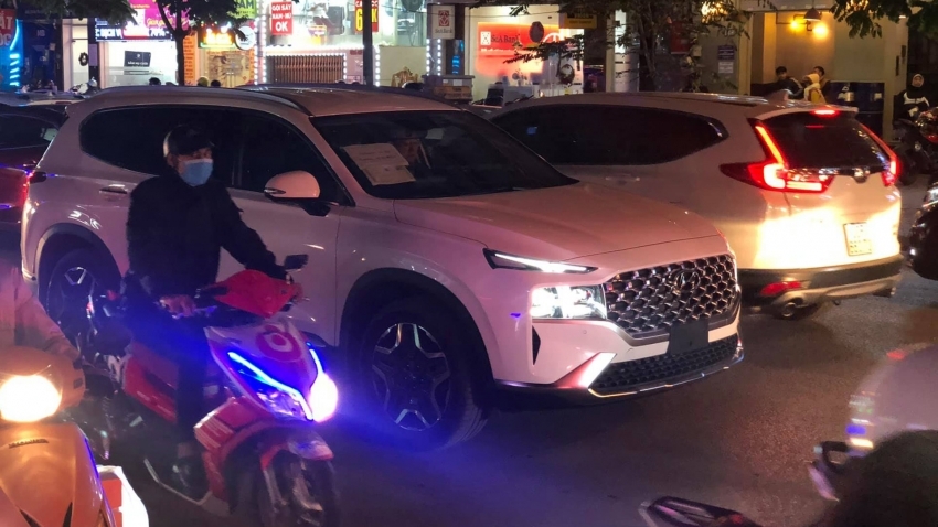 Hyundai Santa Fe 2021 lần đầu lăn bánh tại Việt Nam Hyundai Santa Fe 2021 lần đầu lăn bánh tại Việt Nam