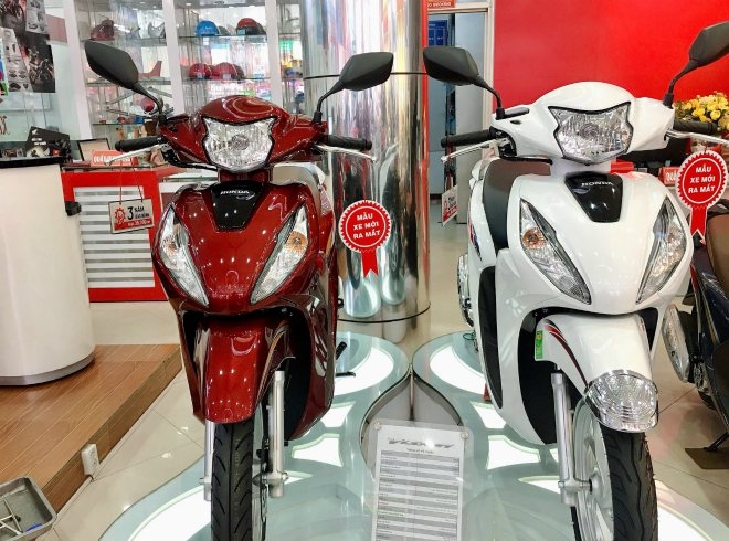 Honda Vison 2021 tại đại lý, đội giá gần 4 triệu đồng