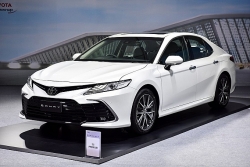 Toyota Camry 2022 sắp ra mắt Việt Nam có thêm phiên bản Hybrid?