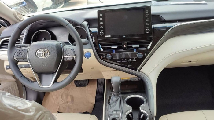 Toyota Camry 2022 đã về đại lý, sẵn sàng cho ngày ra mắt
