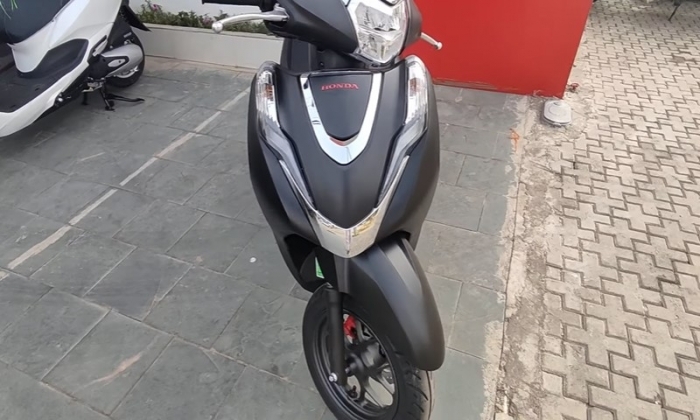 Yamaha Grande hay Honda Lead, đâu là sự lựa chọn xe tay ga tốt hơn cho phái nữ?