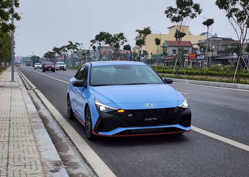 Cận cảnh Hyundai Elantra N 2023 vừa xuất hiện tại Việt Nam