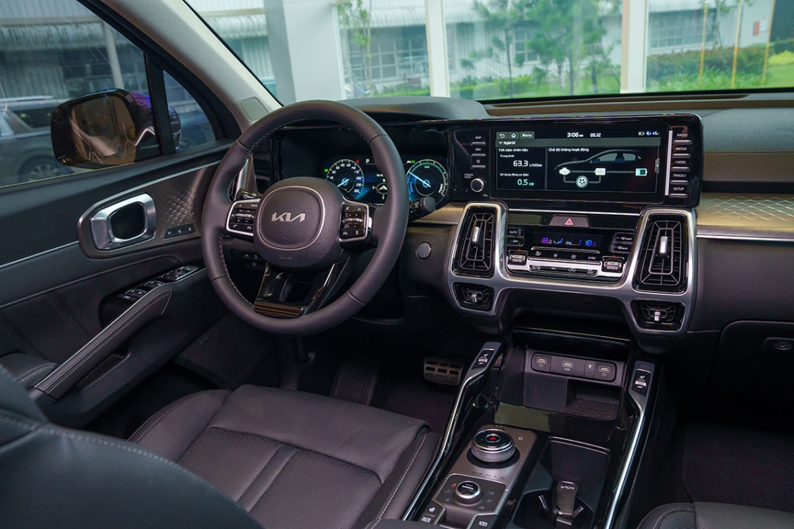 Kia Sorento Hybrid và Plug-in Hybrid 2023 vừa ra mắt có gì đặc biệt?