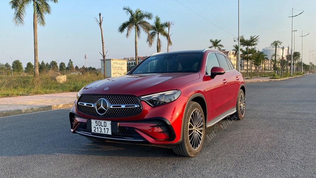 Hàng loạt mẫu xe sang 'giảm giá khủng', kích cầu doanh số