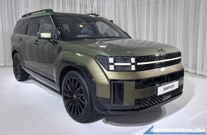 Xả kho đón bản mới, Hyundai SantaFe giảm 60 triệu đồng tại đại lý