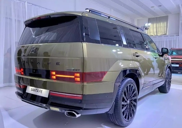 Lộ thông số Hyundai Santa Fe 2025 sắp bán tại Việt Nam Lộ thông số Hyundai Santa Fe 2025 sắp bán tại Việt Nam