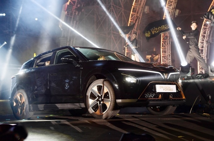 VinFast VF7 ra mắt phiên bản Hỏa Long Độc Bản, giới hạn chỉ 68 xe