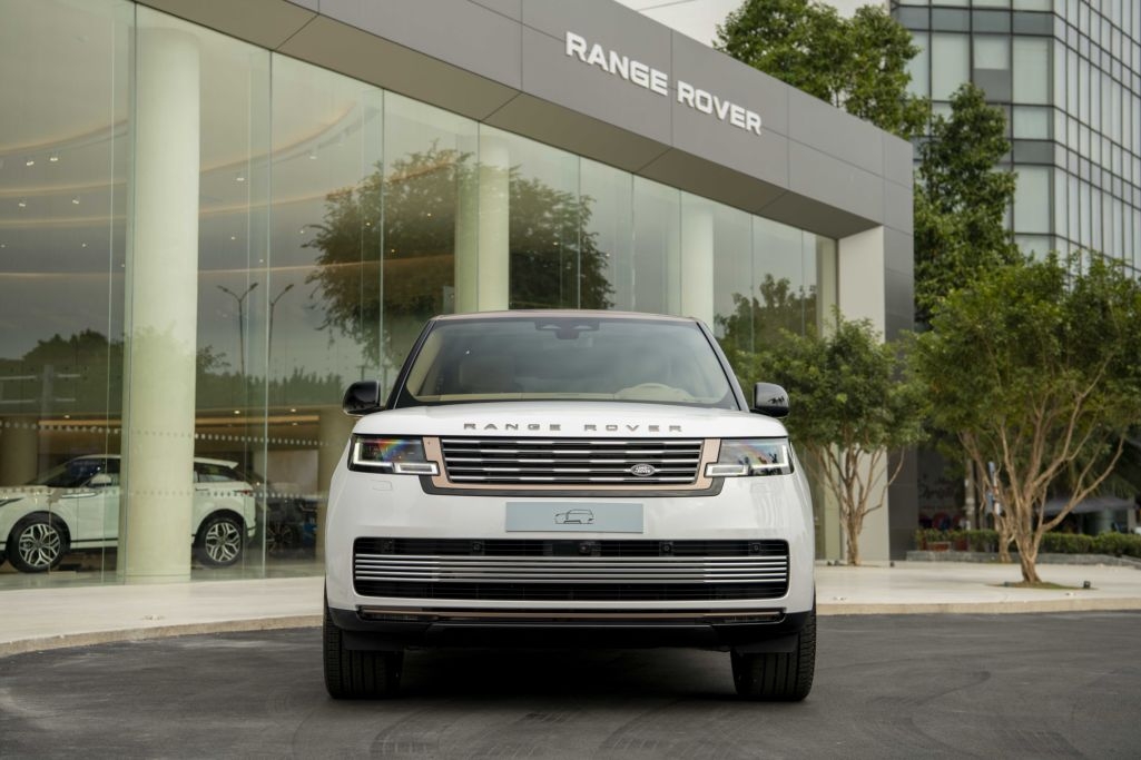 Chi tiết Range Rover SV vừa ra mắt Việt Nam, giá từ 16,87 tỷ đồng