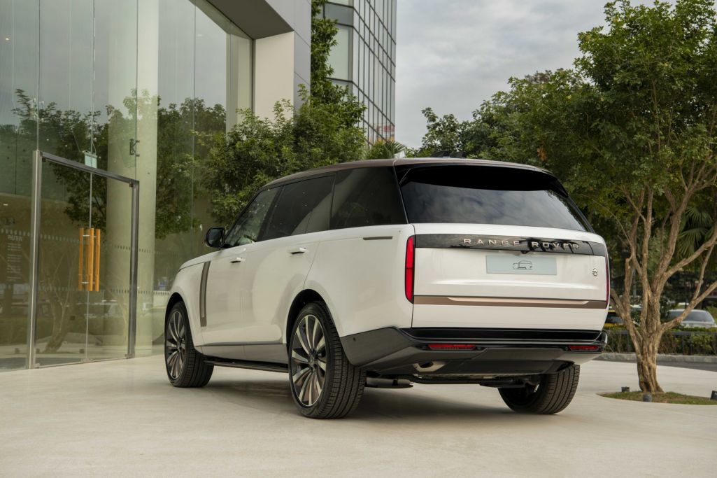 Chi tiết Range Rover SV vừa ra mắt Việt Nam, giá từ 16,87 tỷ đồng