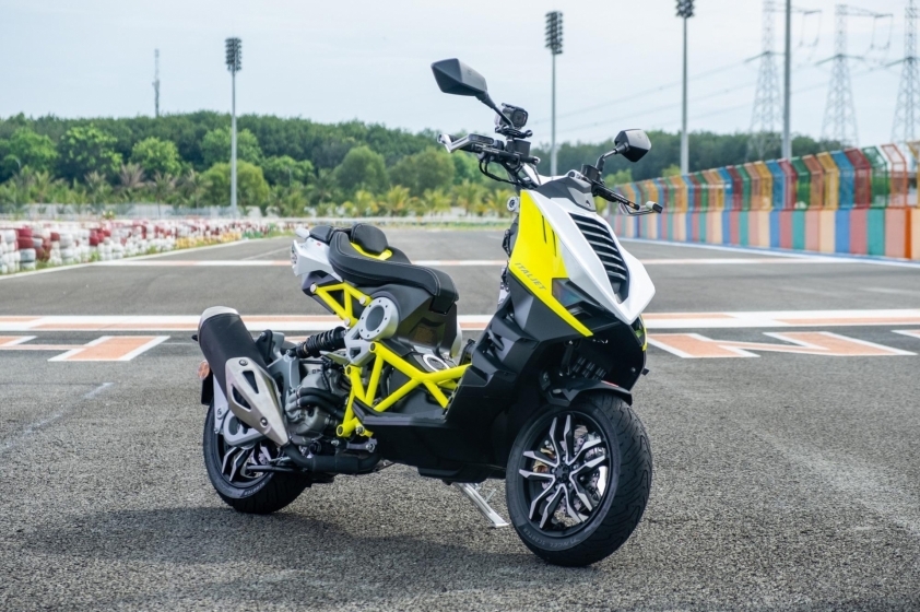 Italjet Dragster 300 ra mắt tại Việt Nam