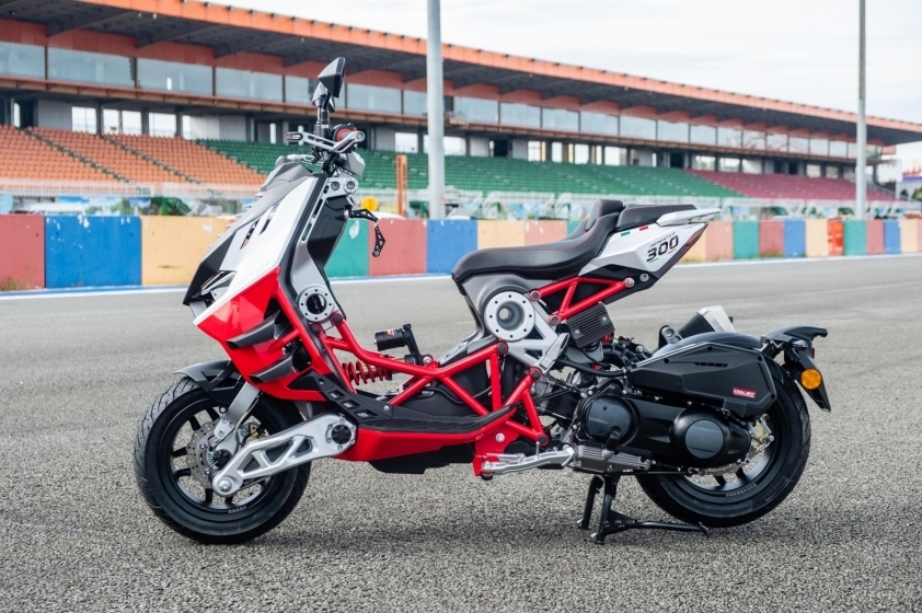 Italjet Dragster 300 ra mắt tại Việt Nam