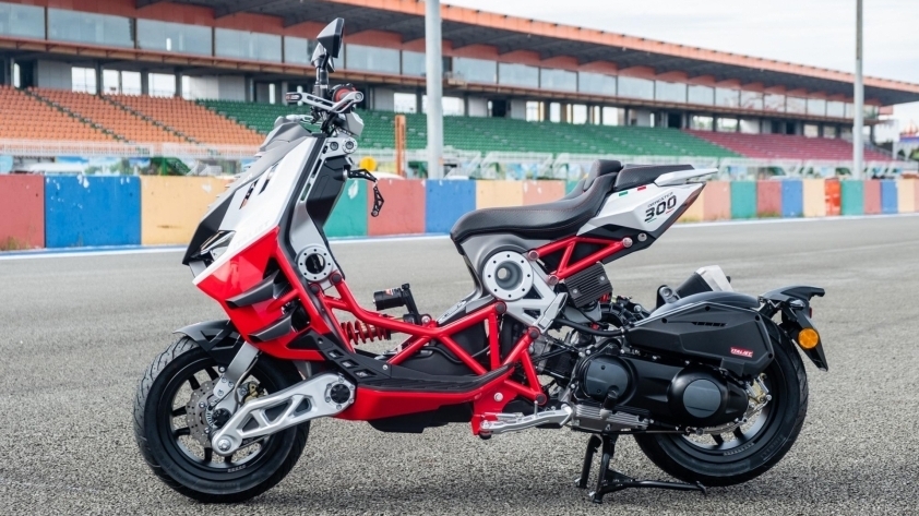 italjet dragster 300 ra mat tai viet nam