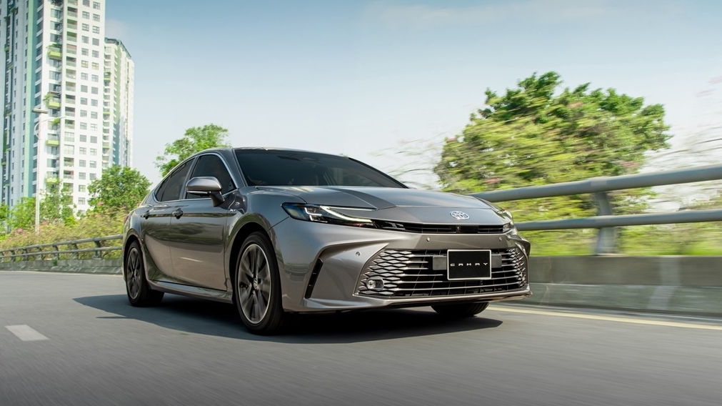 Sedan hạng D ngày càng kén khách, Toyota Camry chỉ bán 78 xe vẫn dẫn đầu phân khúc