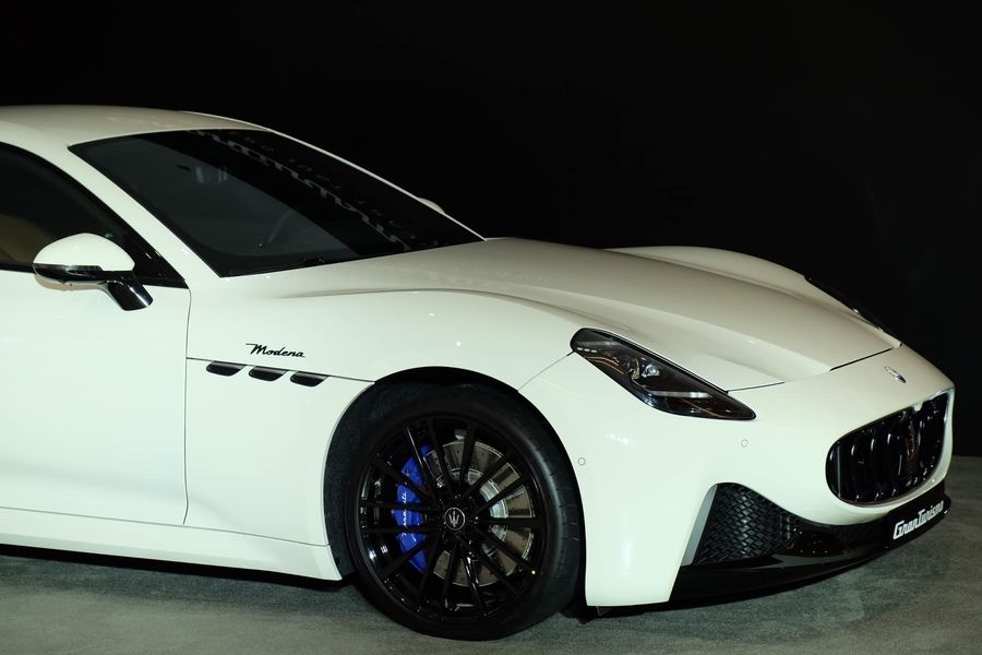 Cận cảnh Maserati GranTurismo vừa ra mắt Việt Nam, giá từ 9,8 tỷ đồng