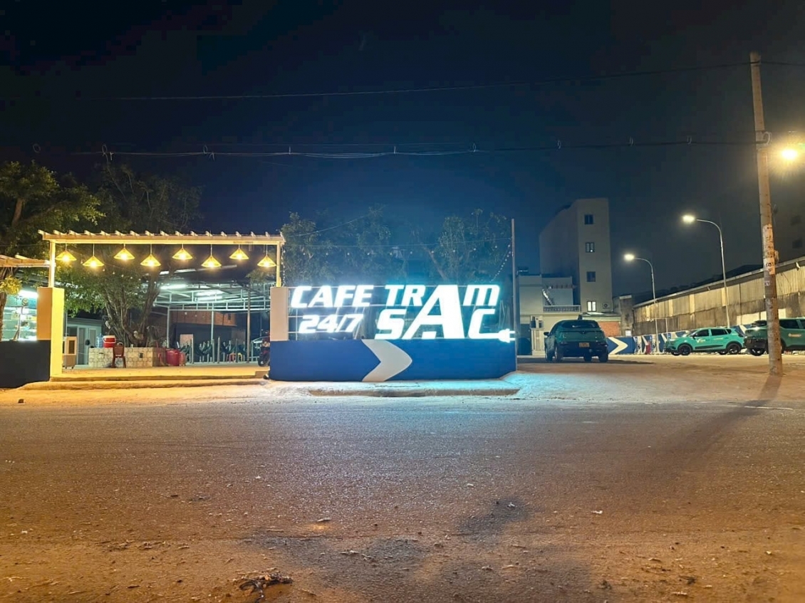 Trạm sạc phủ khắp Việt Nam: Lợi thế “bất khả chiến bại” của xe điện VinFast Trạm sạc phủ khắp Việt Nam: Lợi thế “bất khả chiến bại” của xe điện VinFast