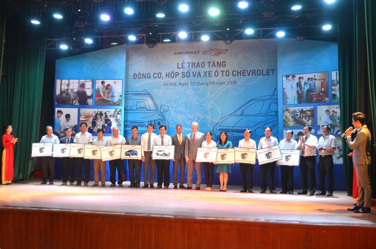 general viet nam tai tro oto v