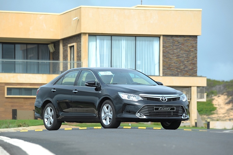 Toyota Camry 2017 hút khách