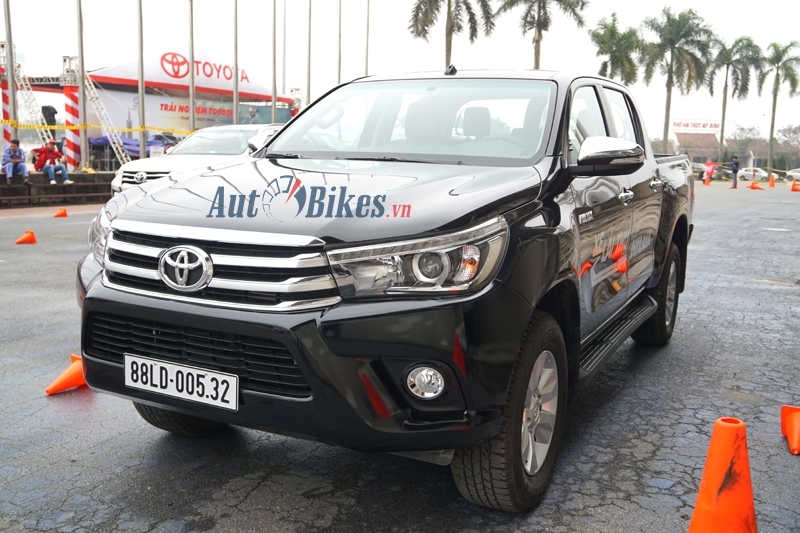 5 xe ban tai ban chay nhat viet nam thang 22017