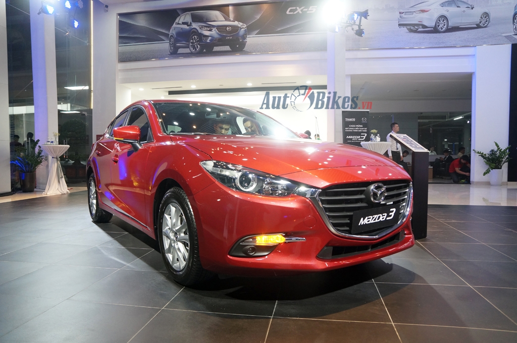 Mazda3 1.5L hatchback 2017 giá 715 triệu có gì?