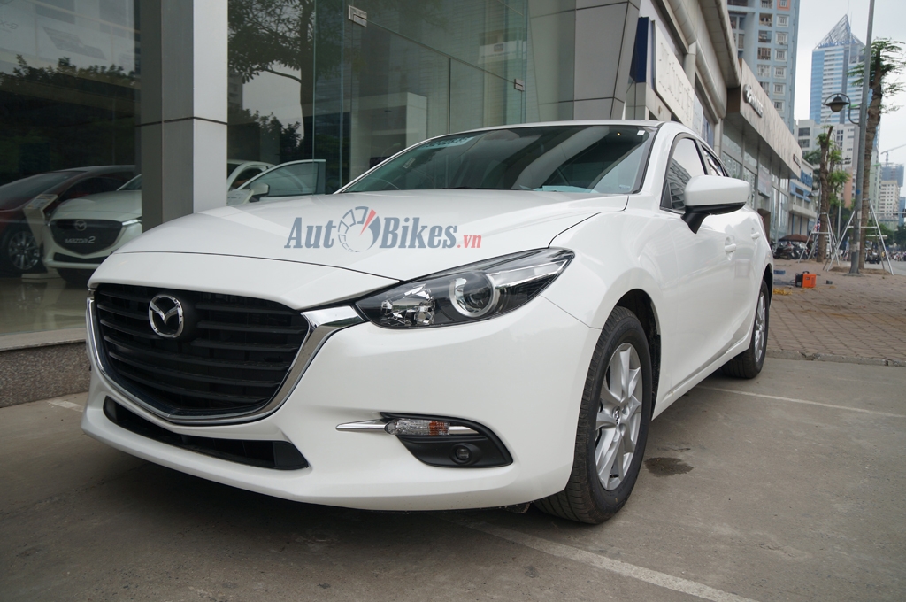 Mazda3 1.5L sedan 2017 giá 690 triệu có gì ?