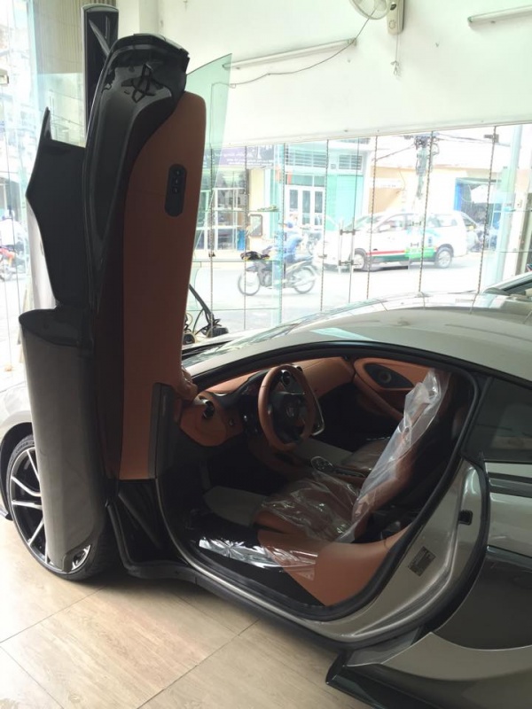 dai gia cuong do la tau them sieu xe mclaren 570s coupe