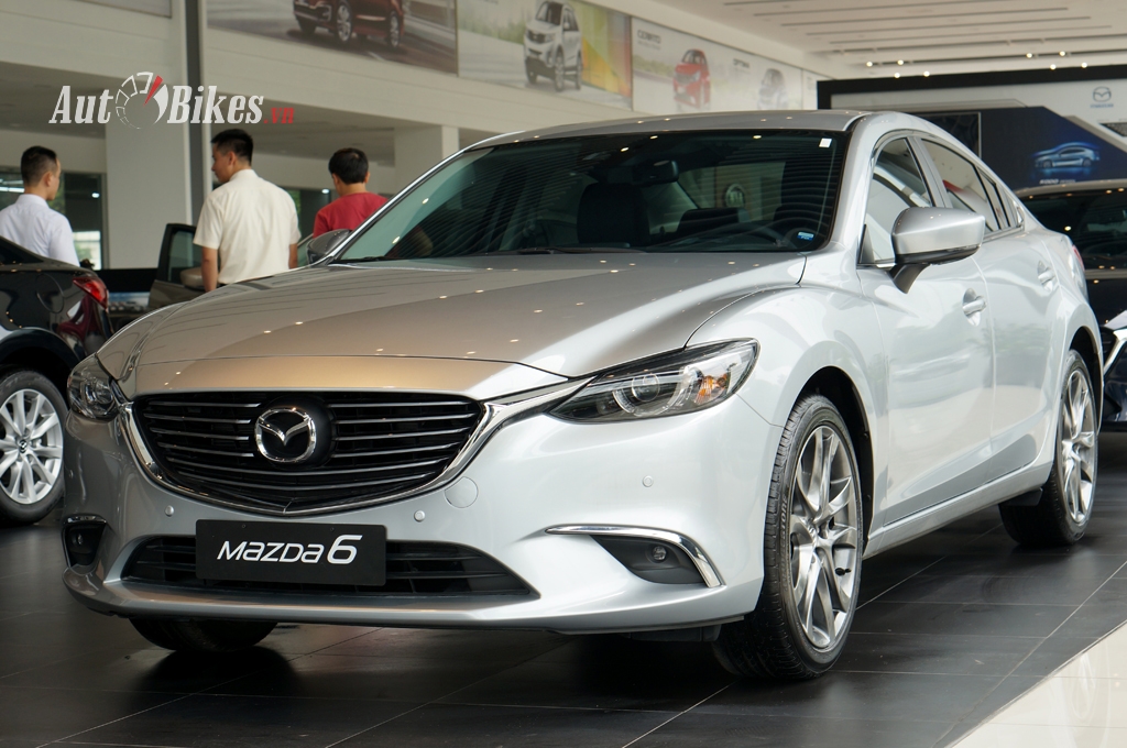 So sánh Mazda6 2.0 FL và Toyota Camry 2.0E