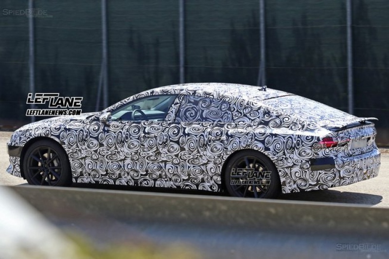 lo anh audi a7 sportback 2018 tren duong thu