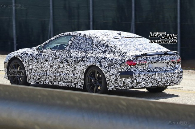 lo anh audi a7 sportback 2018 tren duong thu