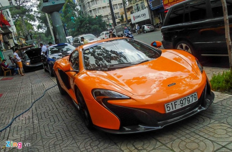 dai gia minh nhua rao ban dan sieu xe trieu do