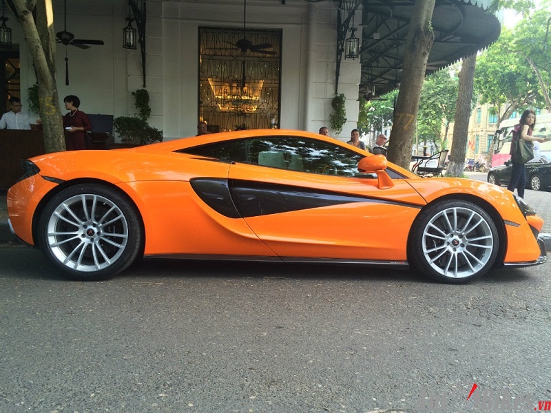 can canh sieu xe mclaren 570s coupe dau tien tai ha noi