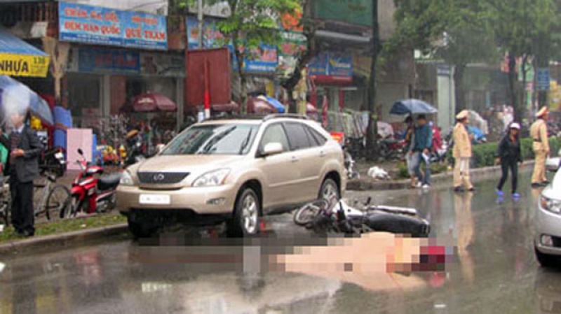 mo cua xe thieu quan sat loi thuong gap o tai xe viet