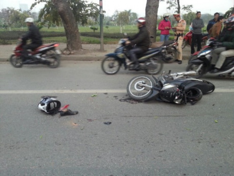 mo cua xe thieu quan sat loi thuong gap o tai xe viet