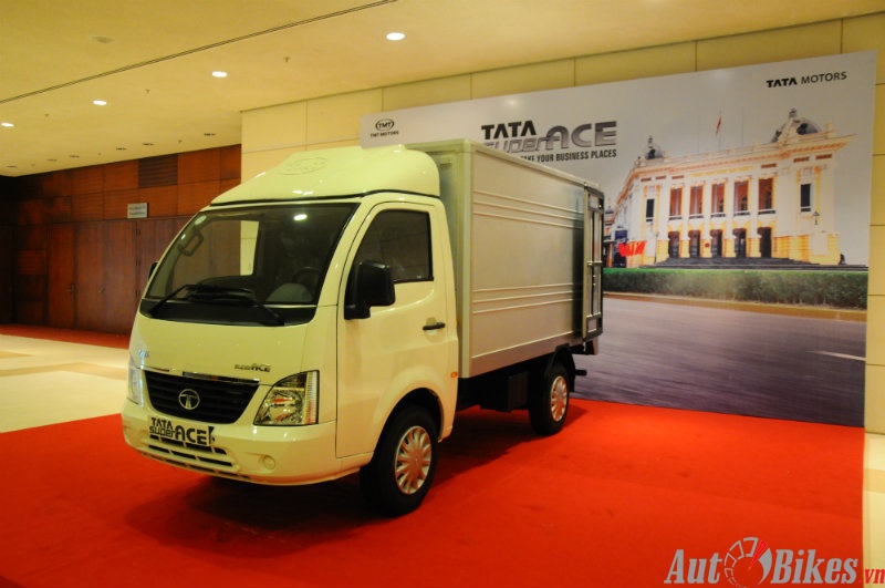 xe tai nhe tata gia tu 230 trieu tai viet nam