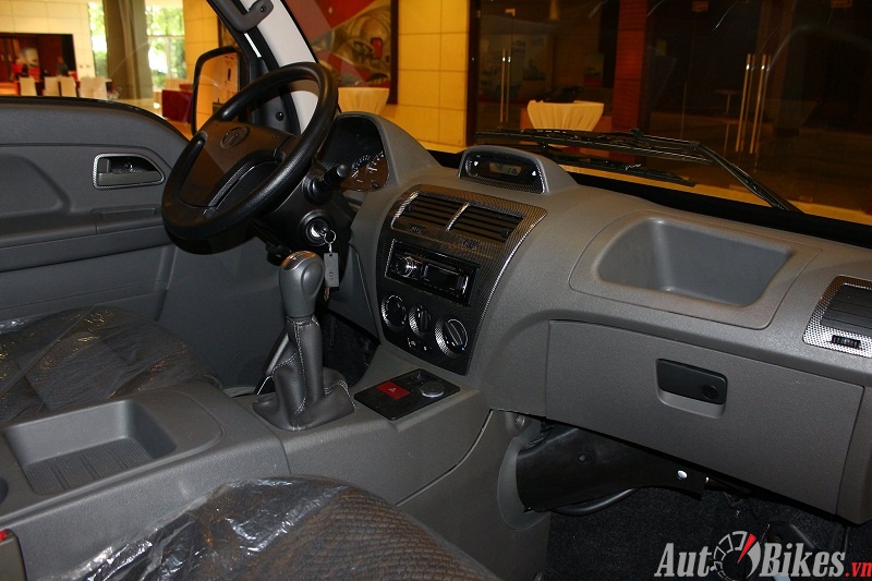 xe tai nhe tata gia tu 230 trieu tai viet nam