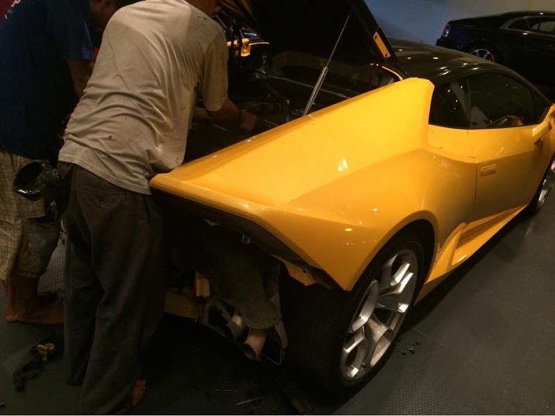 cuong do la do ong xa akrapovic cho lamborghini huracan