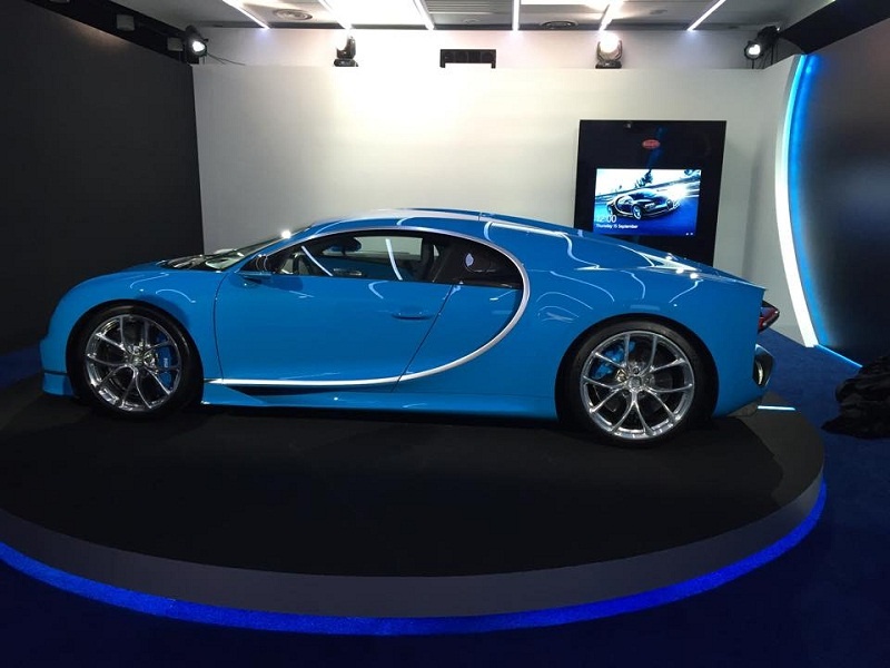 bugatti chiron ra mat thi truong dong nam a tai singapore