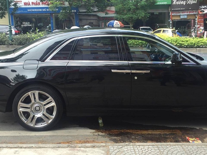 rolls royce ghost gap su co hy huu tai ha noi