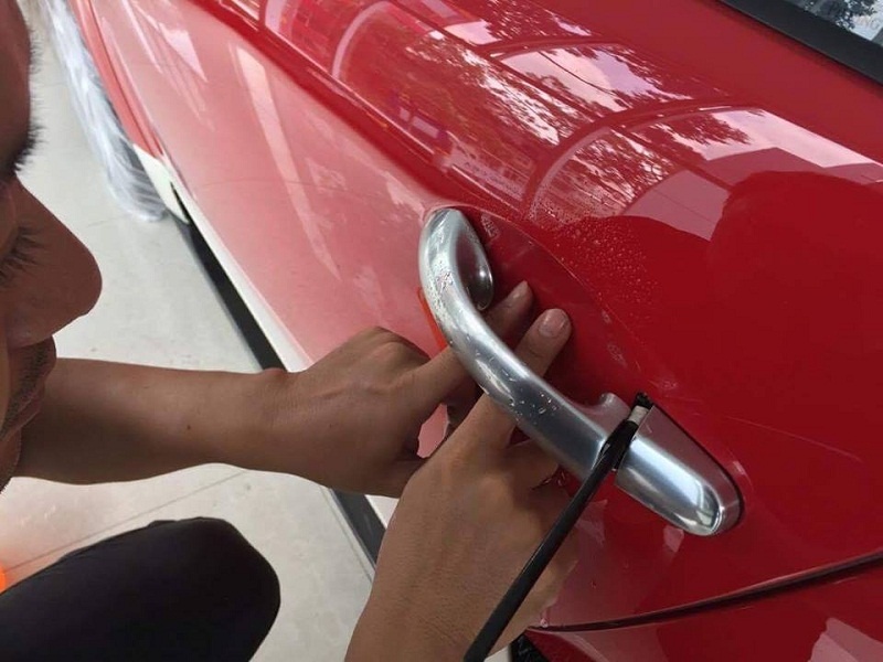 bugatti veyron cua minh nhua duoc cham soc dac biet