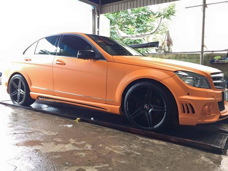 ca sy tuan hung tau mercedes c200 do cuc chat