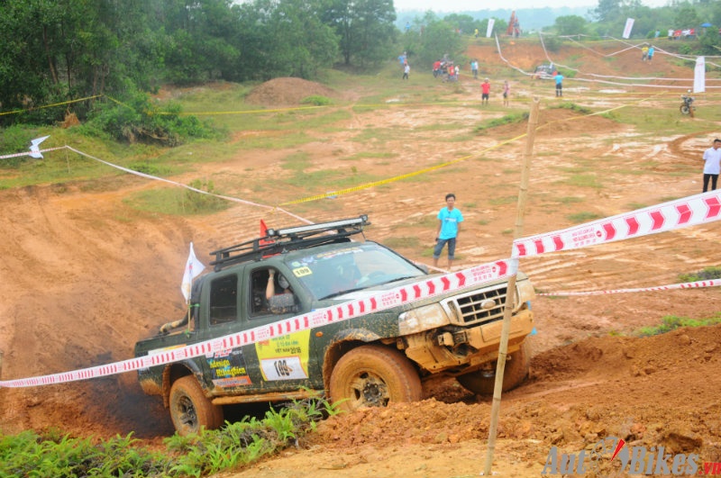 tam bun trong ngay khai cuoc voc 2016
