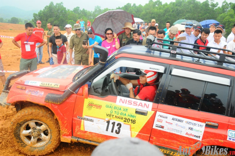 tam bun trong ngay khai cuoc voc 2016