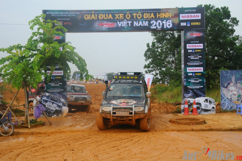 tam bun trong ngay khai cuoc voc 2016